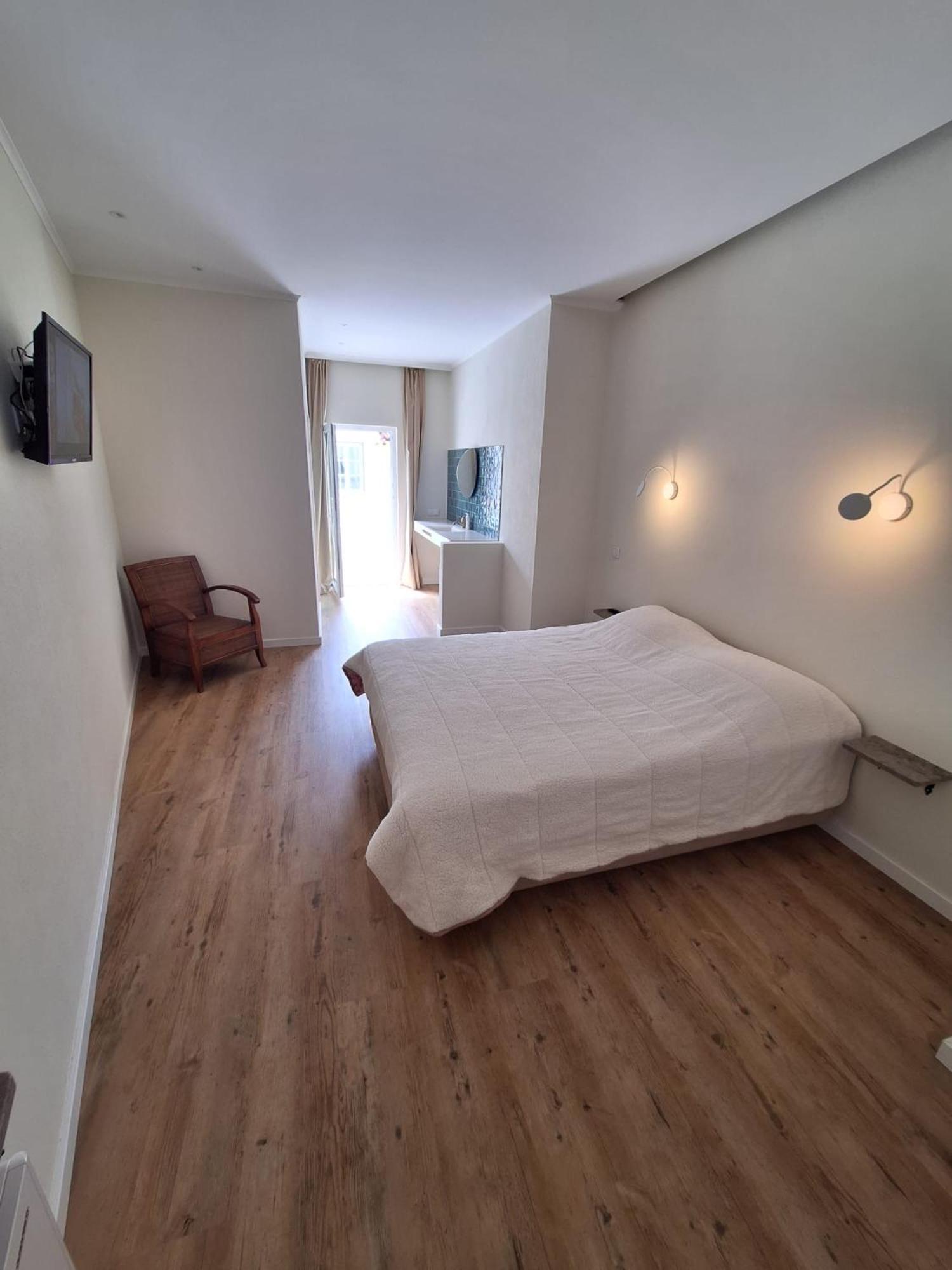 Santa Cruz - Bed & Breakfast Lagos